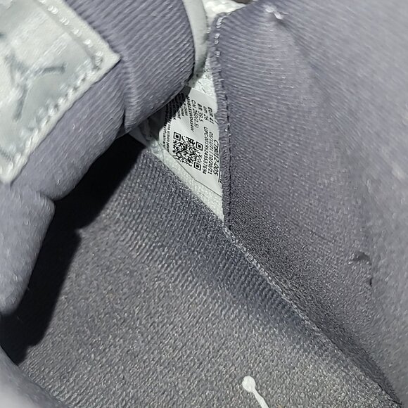 Air Jordan 11 RETRO - Picture 3 of 4